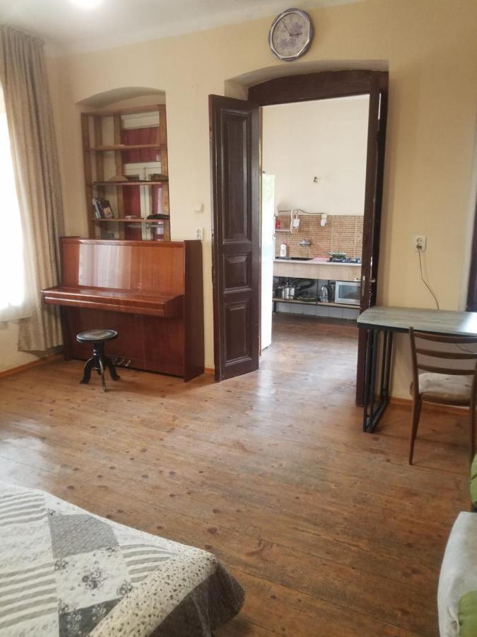 Apartamento Уиут Ниниа Сад Tiflis Exterior foto
