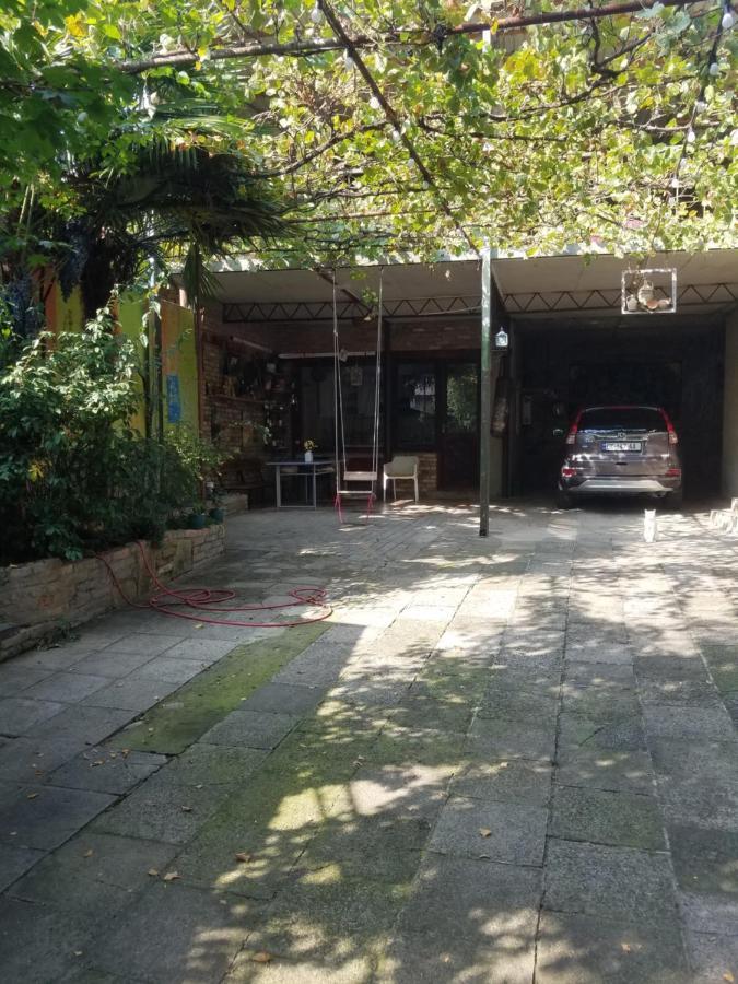 Apartamento Уиут Ниниа Сад Tiflis Exterior foto