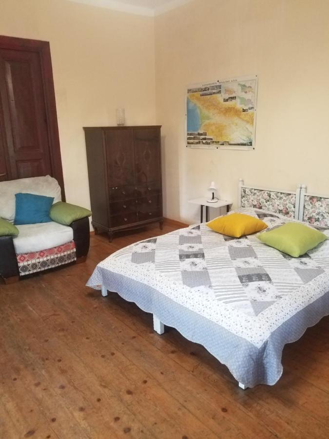 Apartamento Уиут Ниниа Сад Tiflis Exterior foto