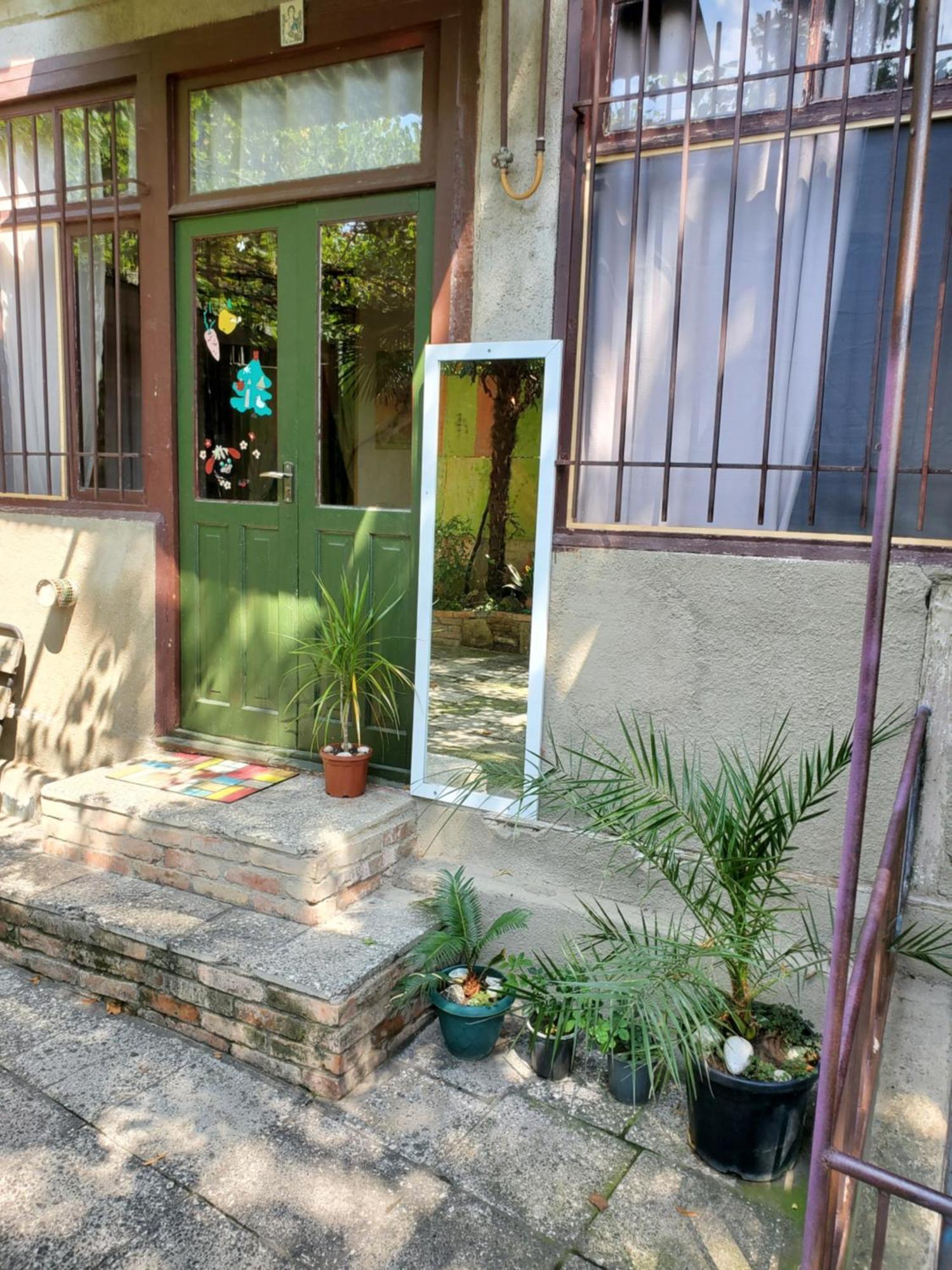 Apartamento Уиут Ниниа Сад Tiflis Exterior foto