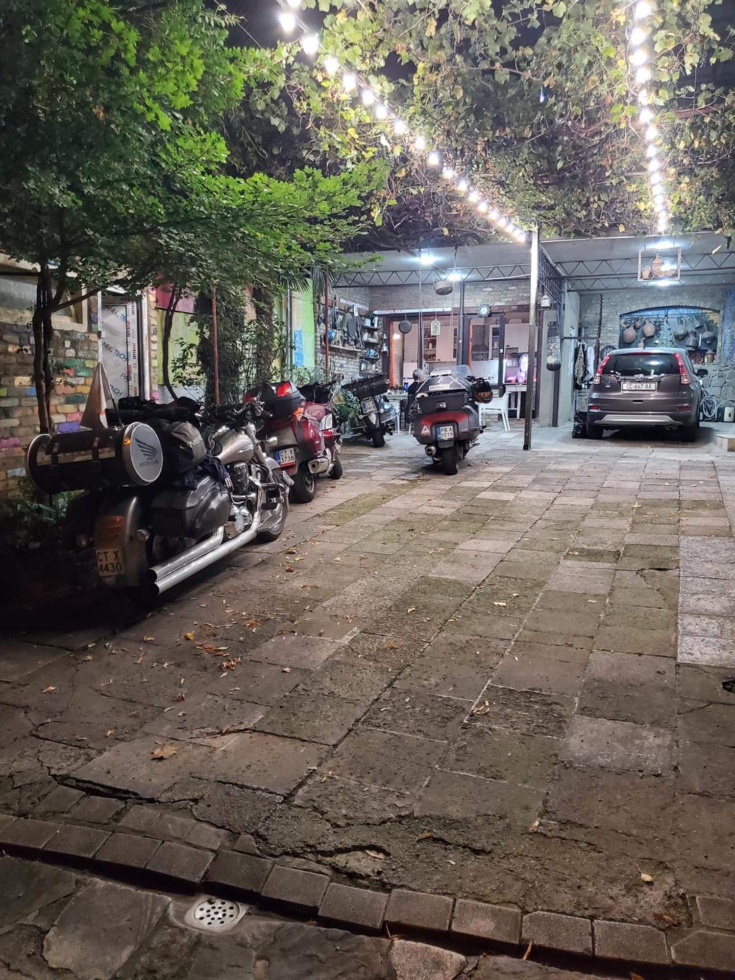 Apartamento Уиут Ниниа Сад Tiflis Exterior foto